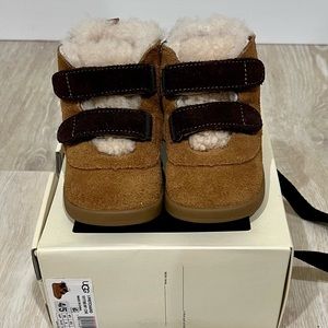UGG Baby I Pritchard 4/5 Chestnut Suede - Preowned